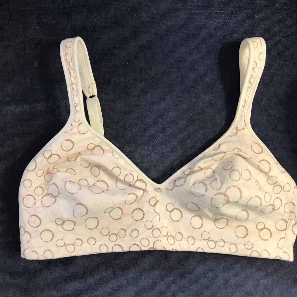 Warner’s Lightly Lined Medium Wireless Bra